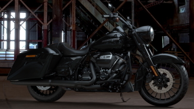 400-225-roadking-special-VIVID BLACK.jpg